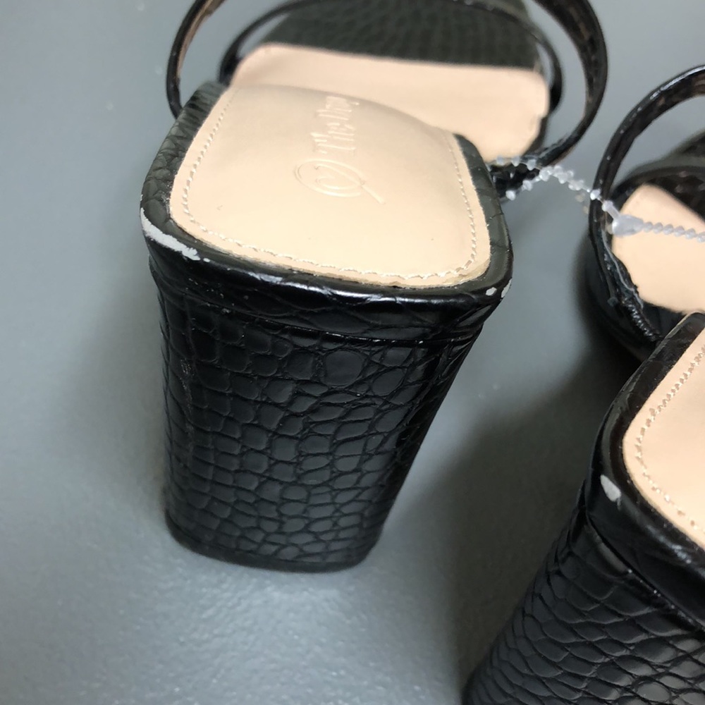 23. The Drop | Black Snake Skin Block Heels (Mismatched Sizes) - Picture 9 of 10